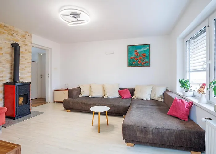 Rural Retreat - Comfort Oasis דירה Oplotnica